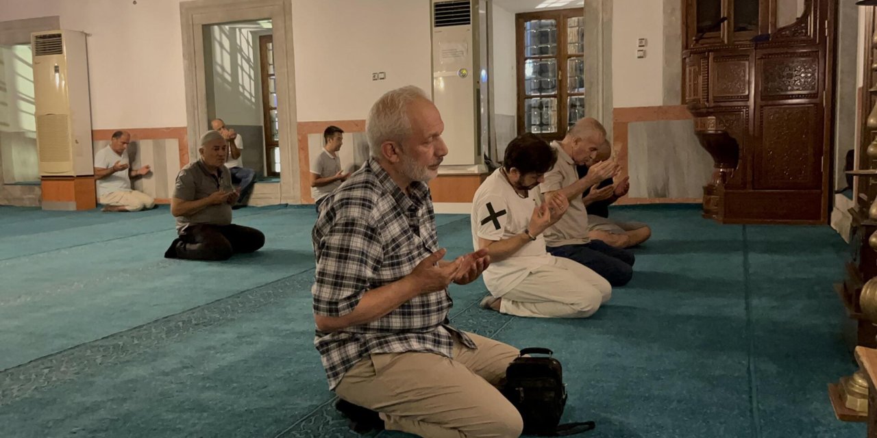 Orman yangınlarının sona ermesi için camilerde dua edildi