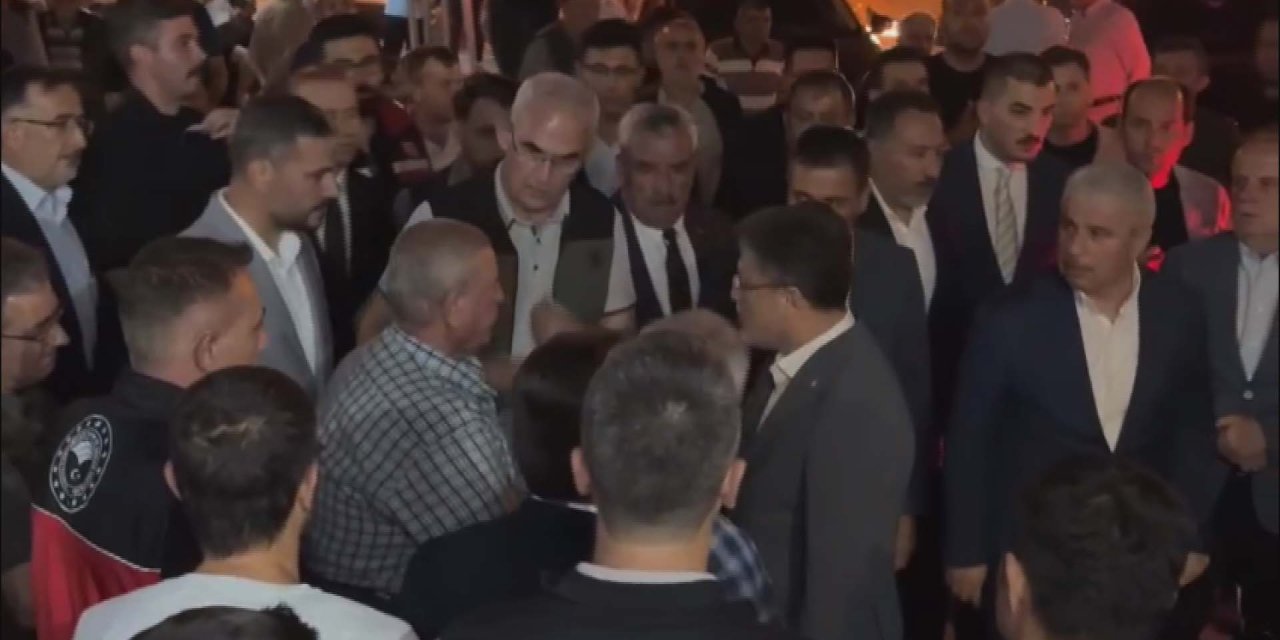 Bakan Yumaklı, şehit dozer operatörünün ailesini ziyaret etti