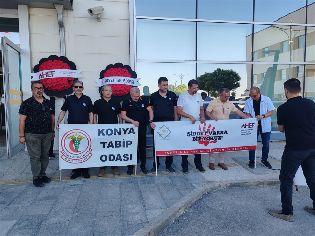 Konya'da görev yaptığı hastanede öldürülen Dr. Ekrem Karakaya, anıldı