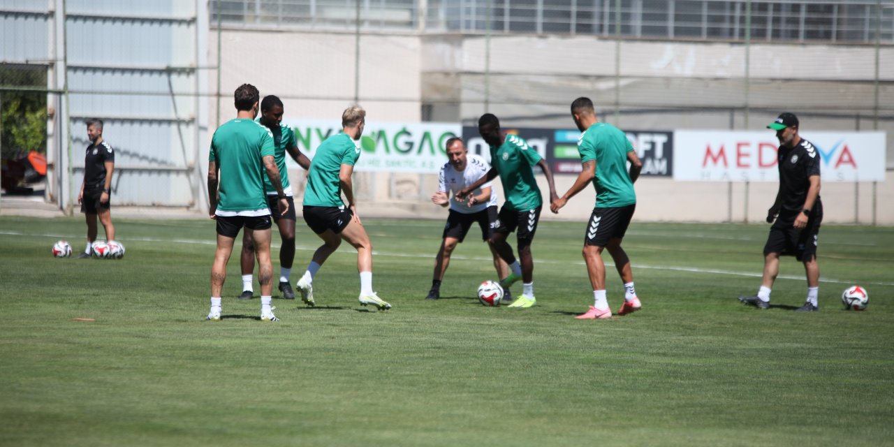 Konyaspor'un kamp kadrosu açıklandı! Uçar'dan 3 isme veto