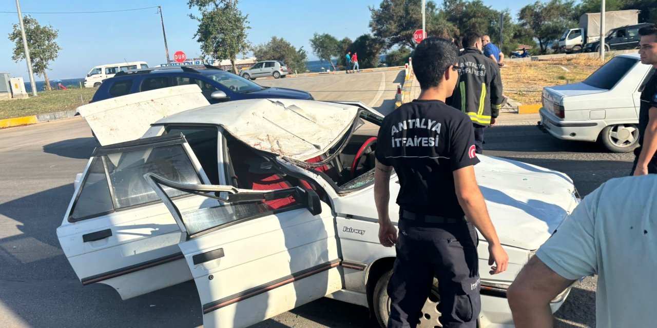 Başıboş gezen at kazaya neden oldu: 3 kişi yaralandı