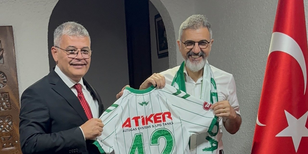 Konyaspor'un Başkanı Atiker'den Gana'da önemli ziyaretler