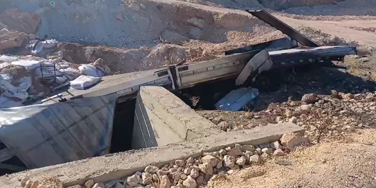 Kaza yapan tırda alevler içerisinde kalan baba ve 13 yaşındaki oğlu hayatını kaybetti