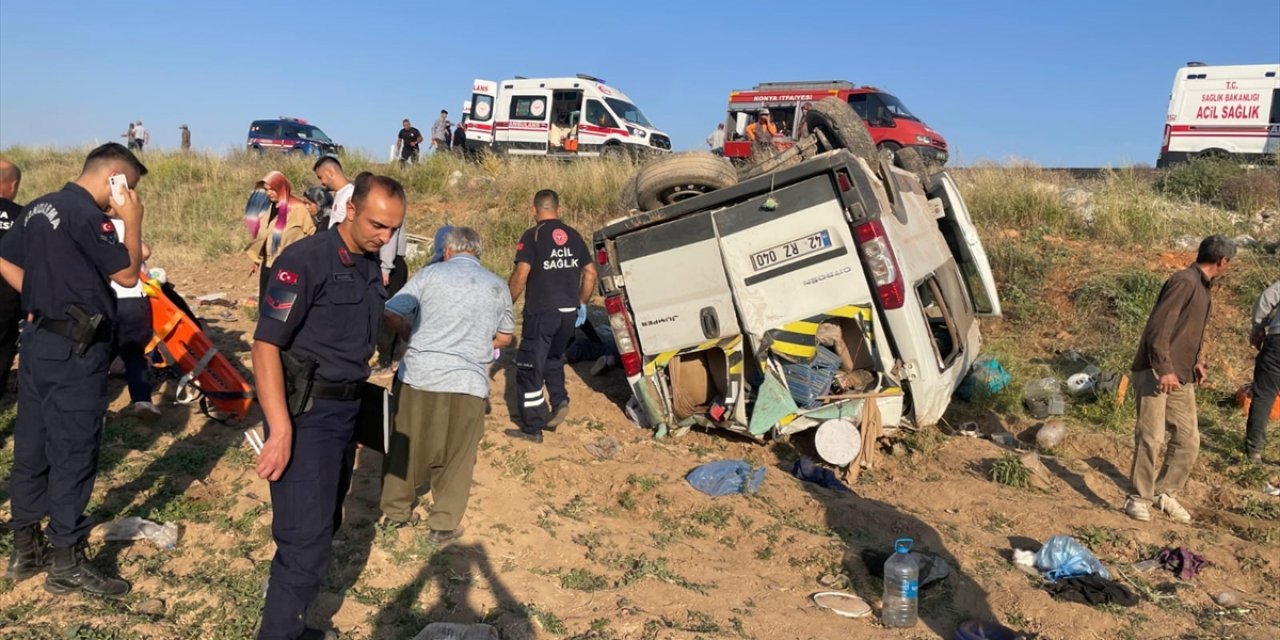Konya'da tarım işçilerini taşıyan minibüs devrildi! 15 kişi yaralandı!