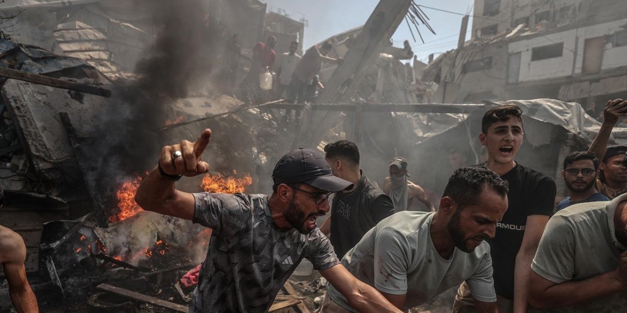 Katil İsrail'in Gazze'de yardım bekleyenlere yönelik saldırısında 10 kişi hayatını kaybetti