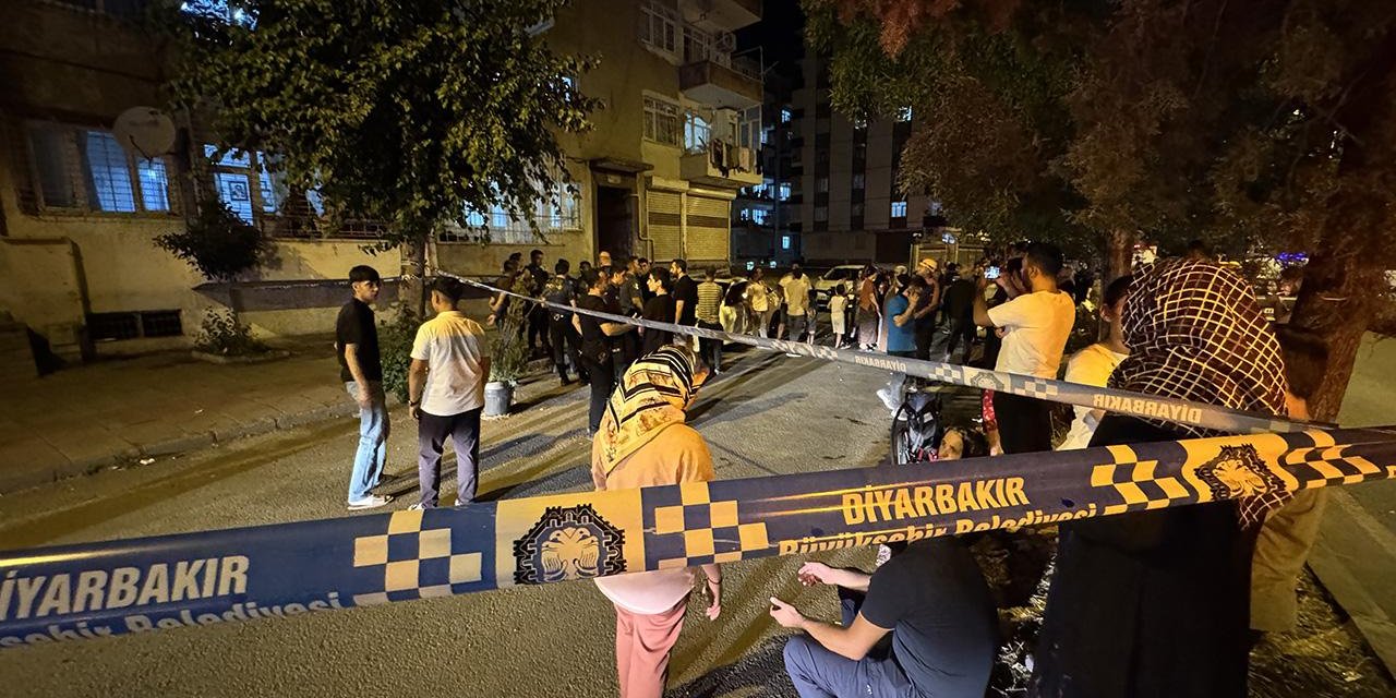 Apartman sallandı ihbarı üzerine 5 katlı bina tahliye edildi
