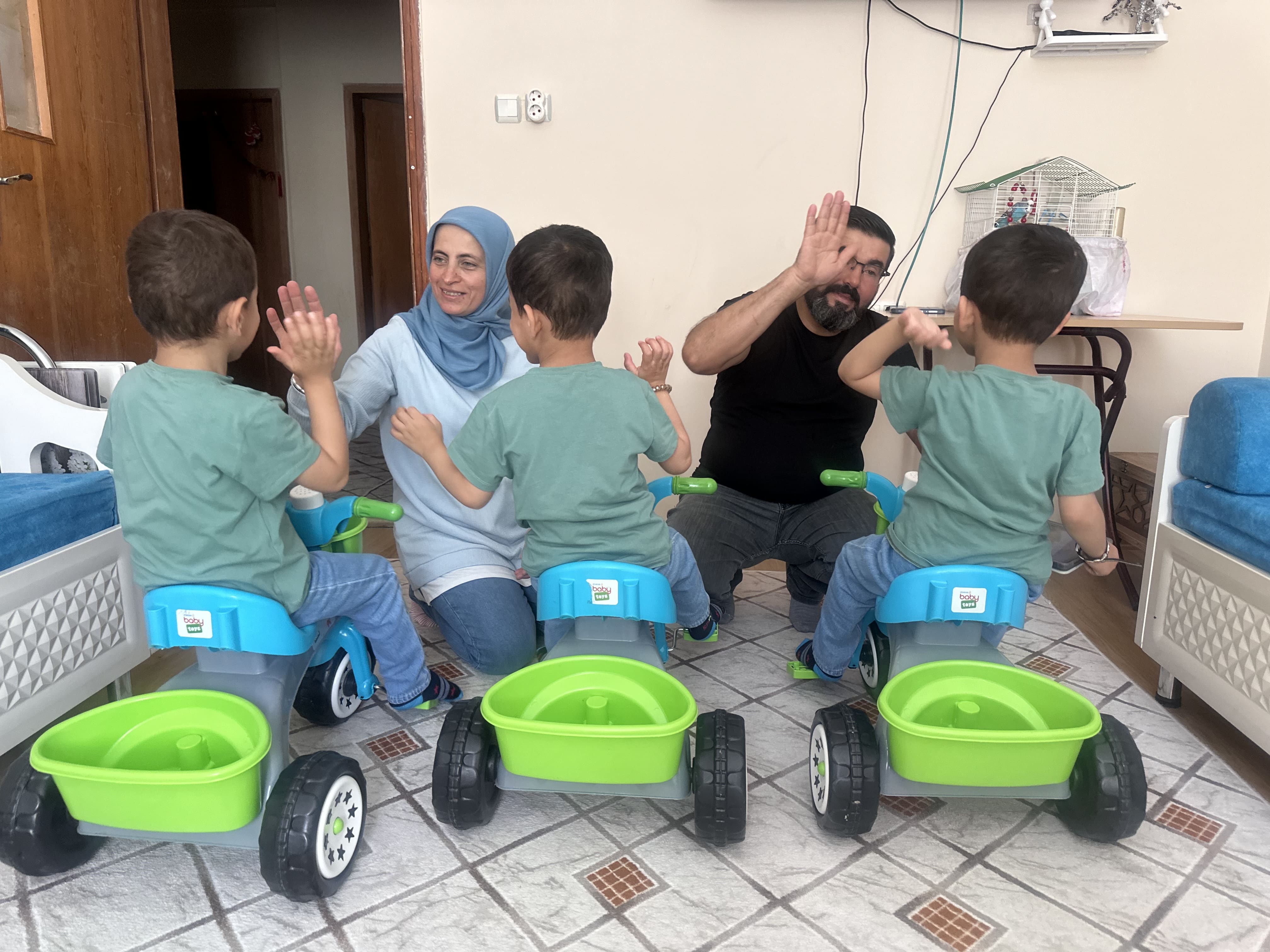 Konya’da Sevgiyle Büyüyen Üç Kalp: Üçüzlere Yuva Oldular!