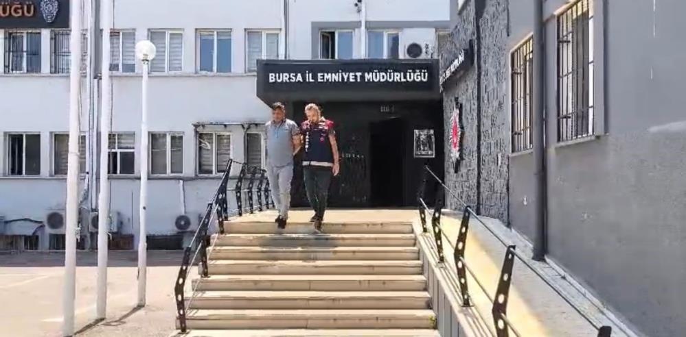 Sahte Kaymakam Rolü: Tören, Konuşma, Her Şey Yalanmış!