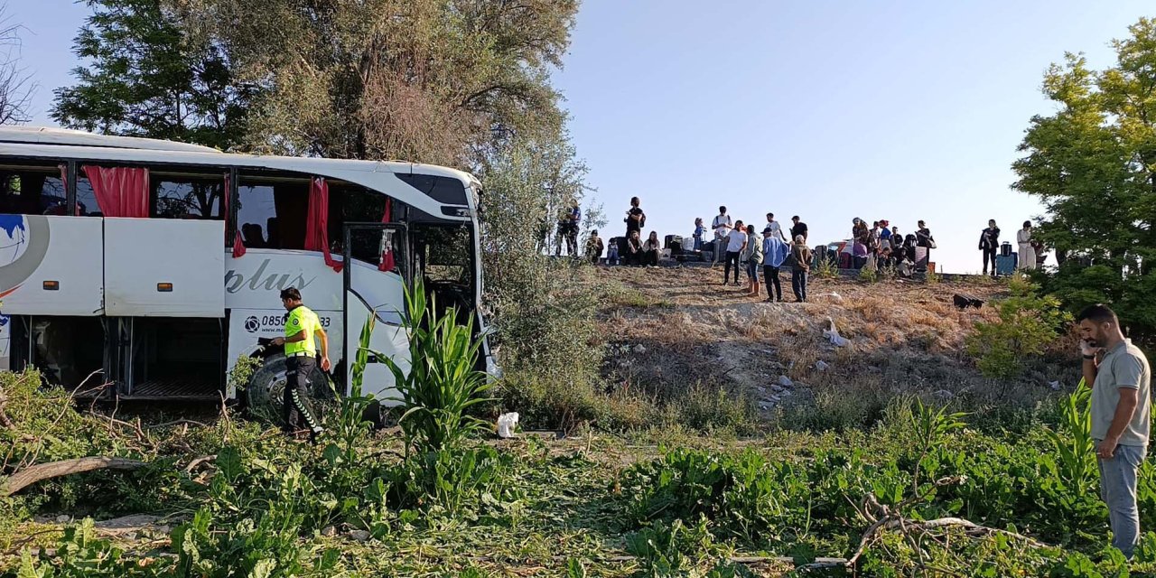 Konya'da otobüs şarampole yuvarlandı: 7 yaralı!