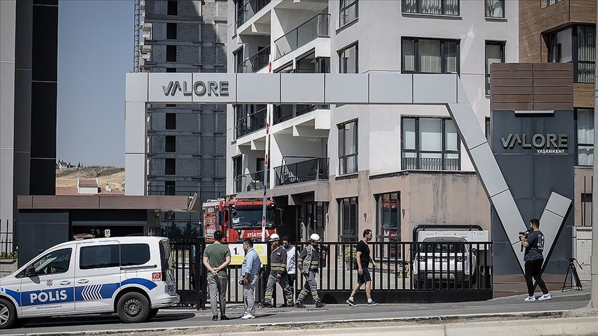 26 katlı apartmanda çıkan yangına ilişkin soruşturmada 3 şüpheli tutuklandı