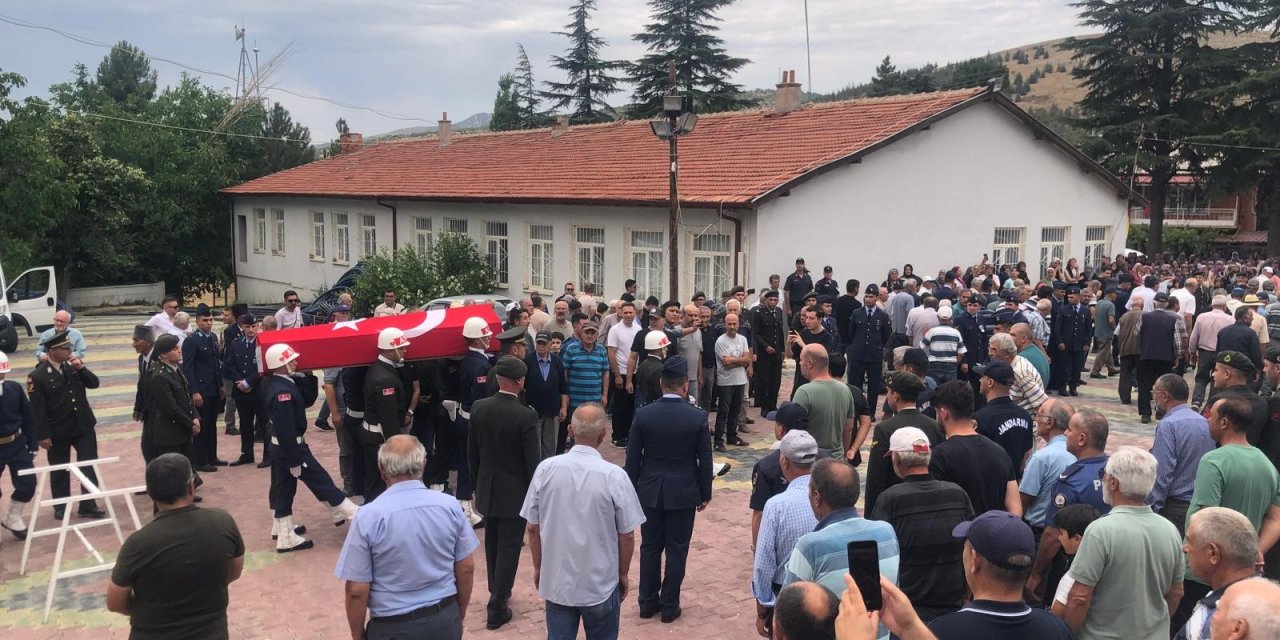 Kıbrıs gazisi Konya'da törenle son yolculuğuna uğurlandı