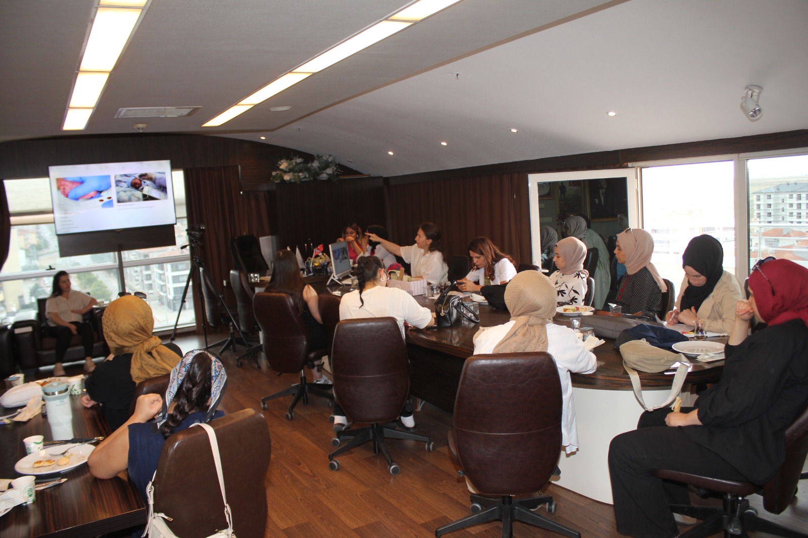 Farabi Hastanesi anne adaylarını seminerde bilgilendirdi