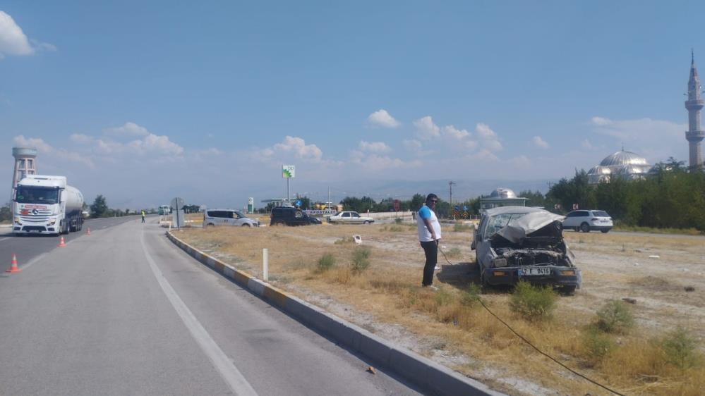 Konya'da kamyonet takla attı: 5 kişi yaralandı!