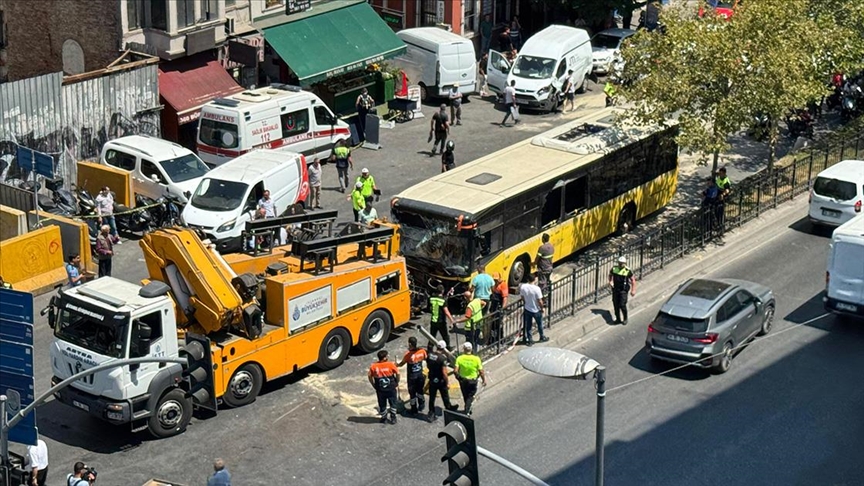 Trafikte Can Pazarı! Zincirleme trafik kazasında 5 kişi yaralandı