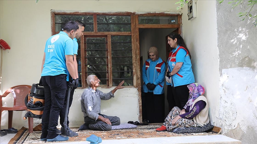 Sadece Yardım Etmediler, Aile Oldular!