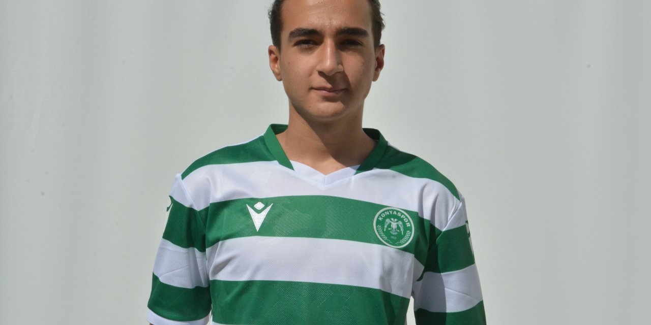 Konyaspor'da genç oyuncu ile 3 yıllık imza