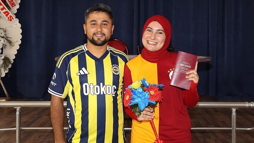 Düğün Değil Derbi! Gelin-Damat Formayla 'Evet' Dedi