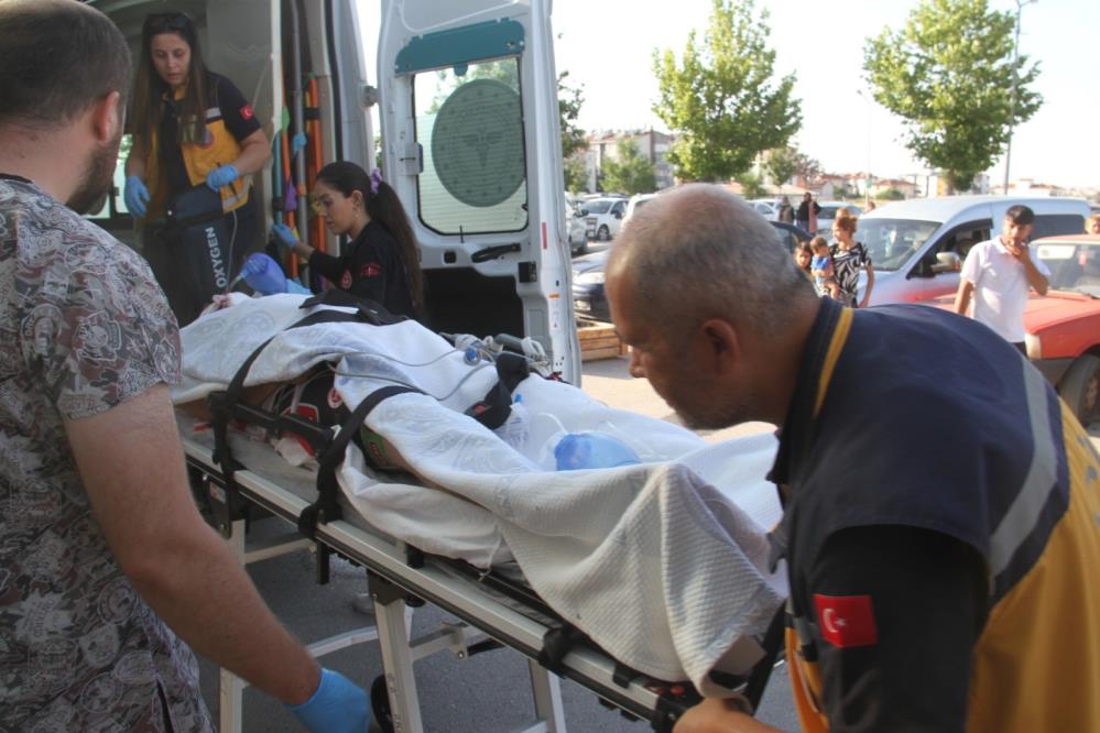 Frenler Yetmedi, Çarpışma Kaçınılmaz Oldu: Bisikletli Ağır Yaralı!