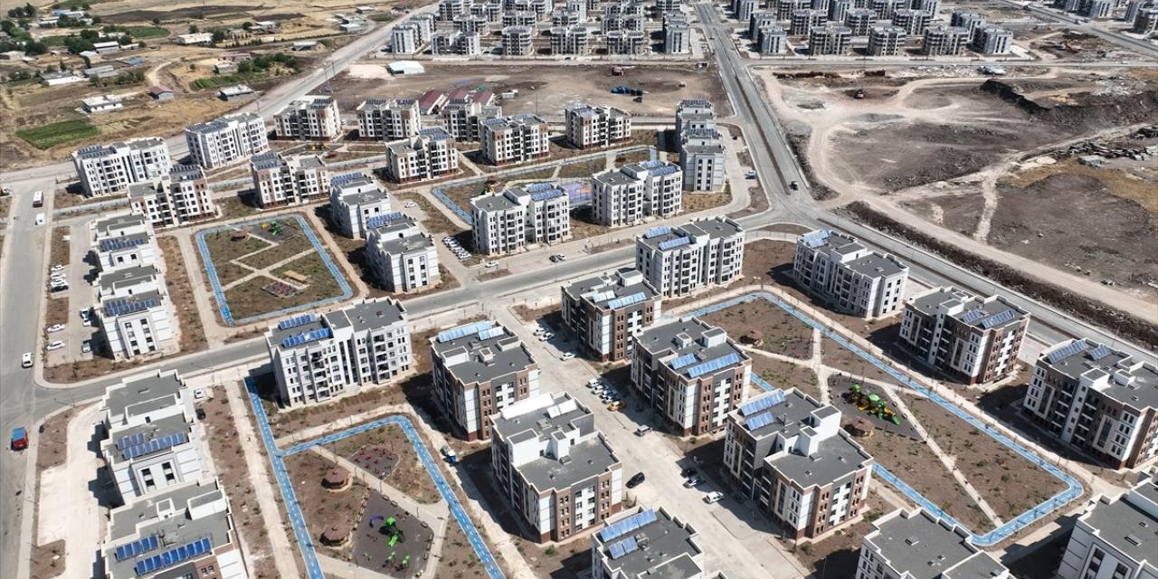 Bakan Şimşek, Bakan Kurum’un 500 bin sosyal konut konut üretme planını açıkladı