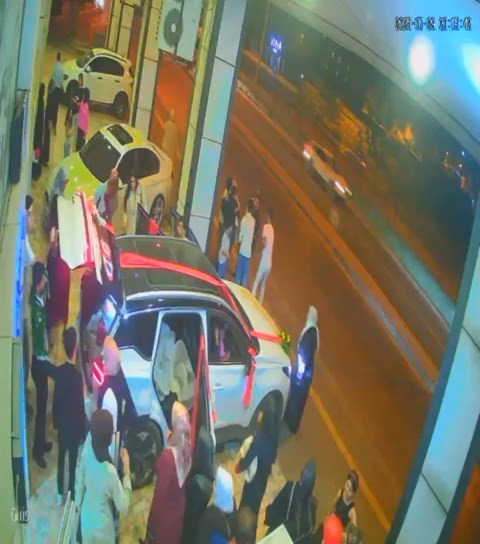 Damat Heyecanlandı, Gelin Ölümden Döndü!
