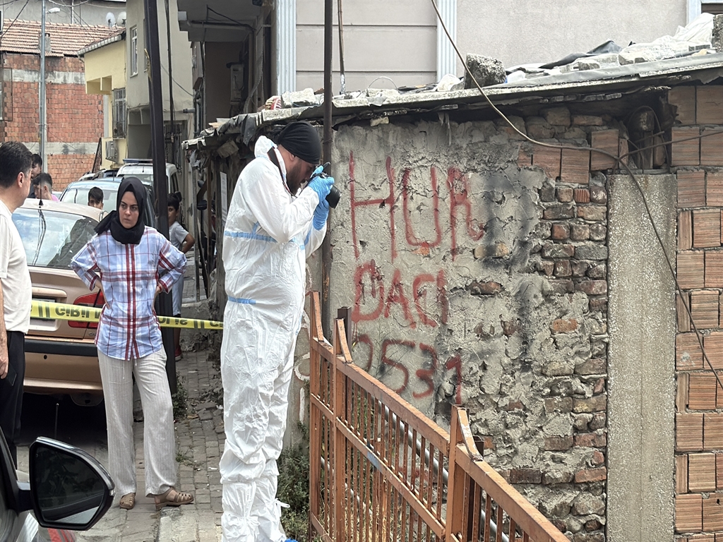Böyle canilik görülmedi! Arkadaşının boğazını keserek öldürdü!