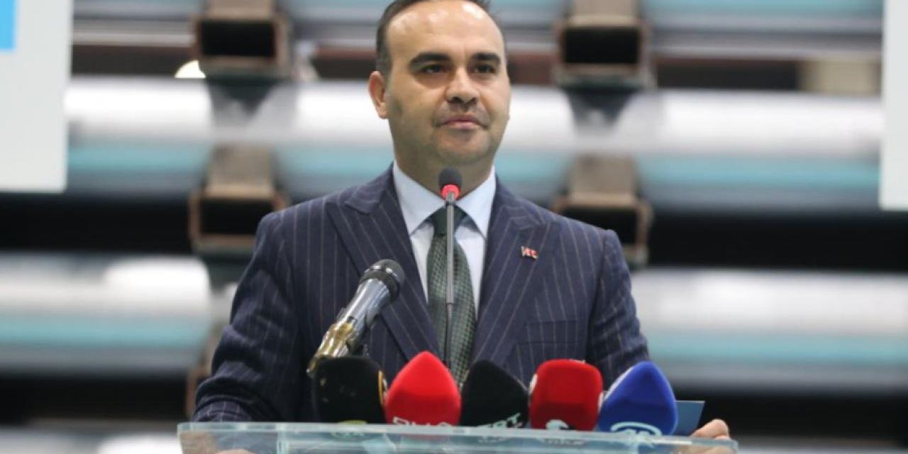 Bakan Kacır: Türk sanayisi katma değerli üretimini sürdürüyor