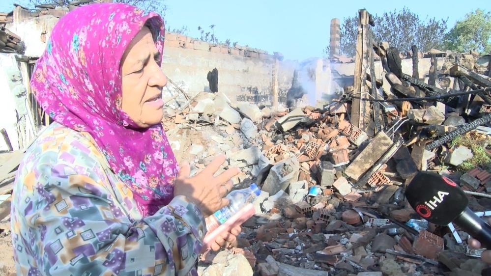 Yangında Her Şeyi Gitti! Geride Bir Can, Kimlik ve Telefon Kaldı