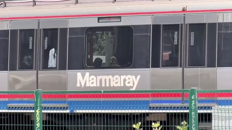 Marmaray seferlerinde gecikme yaşanıyor