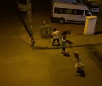 Sözler yetmedi, kaldırım taşı devreye girdi!