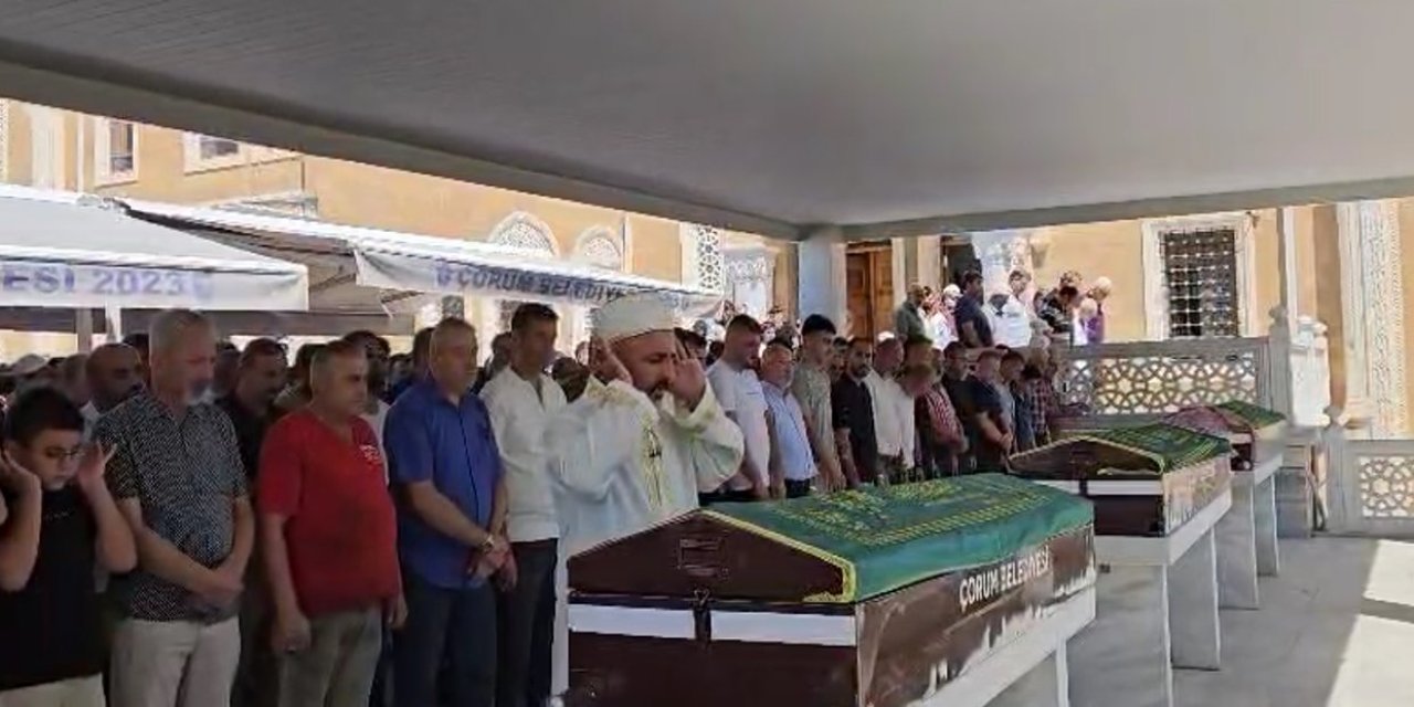 Atık yağ tankına düşüp ölen anne ile oğlu toprağa verildi