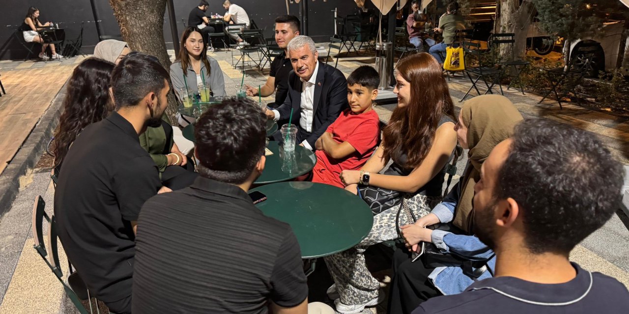 Vali Akın, Meram’da gençlerle bir araya geldi