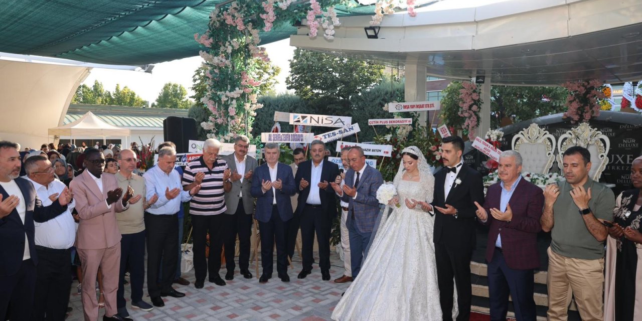 Konya’da görkemli düğün! Siyaset ve iş dünyası bir arada!