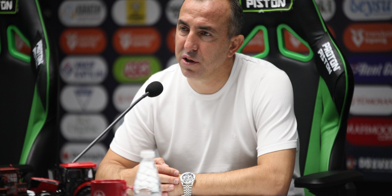 Konyaspor’da Uçar’dan galibiyet sonrası oyuncularına tebrik