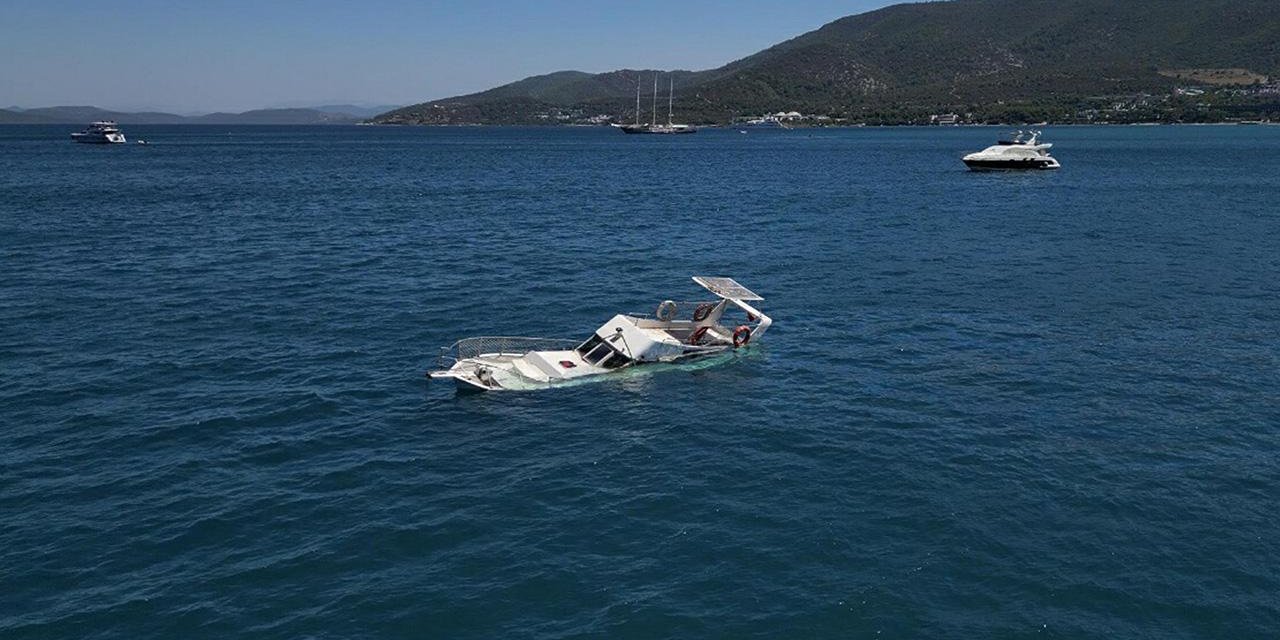 Bodrum'da 10 metrelik tekne battı