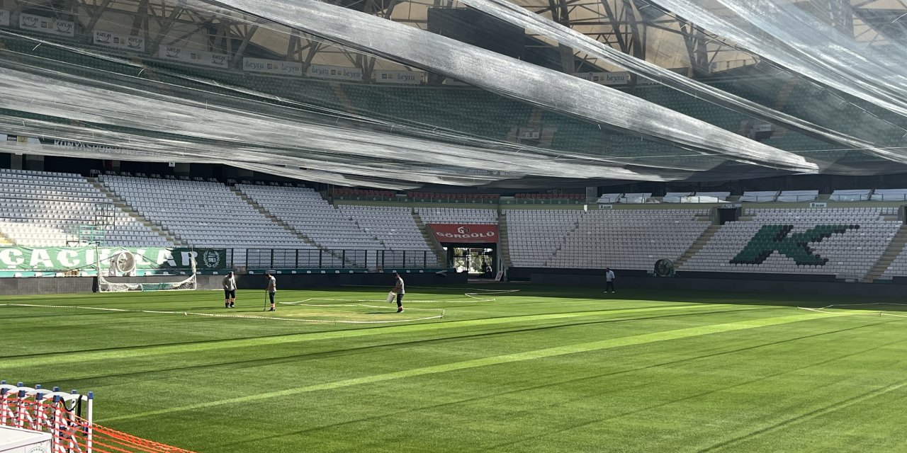 Konyaspor’un stadyumunda dev maç öncesi çalışmalar sürüyor