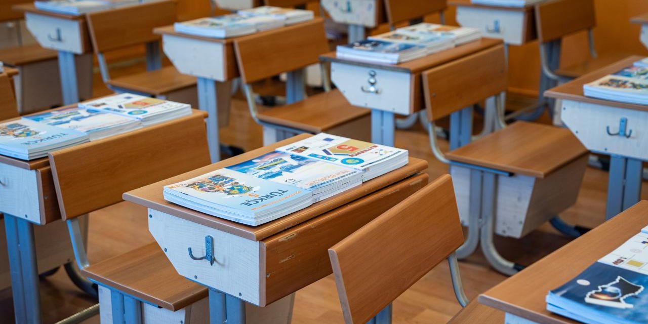 Ücretsiz ders kitapları okul sıralarındaki yerini aldı