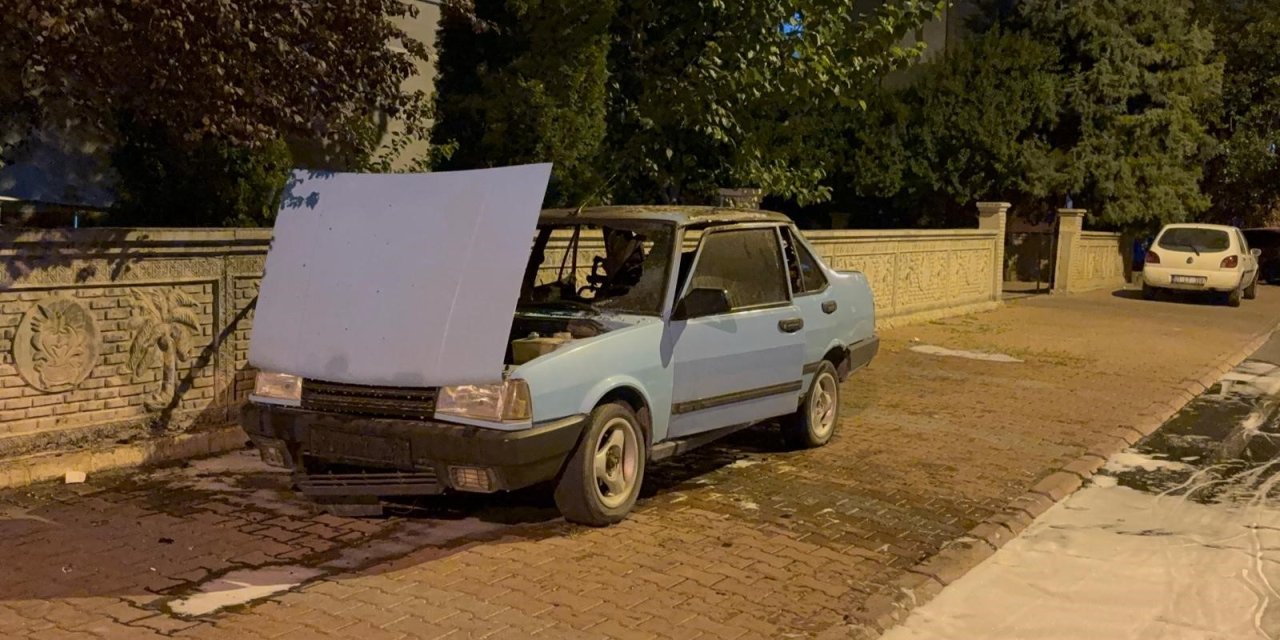 Plakasız Otomobil Cayır Cayır Yandı!