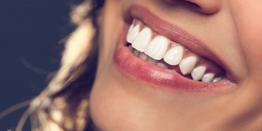 Gülüş Tasarımı Nedir? Estetik ve Özgüvenin Yeni Adı