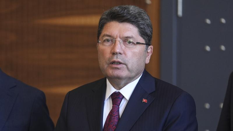 Bakan Tunç, Özgür Özel'e tepki gösterdi!