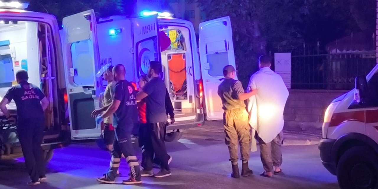 Çıkan yangında 16 asker dumandan etkilendi