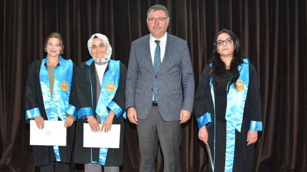 Selçuk Üniversitesinde mezuniyet heyecanı yaşandı