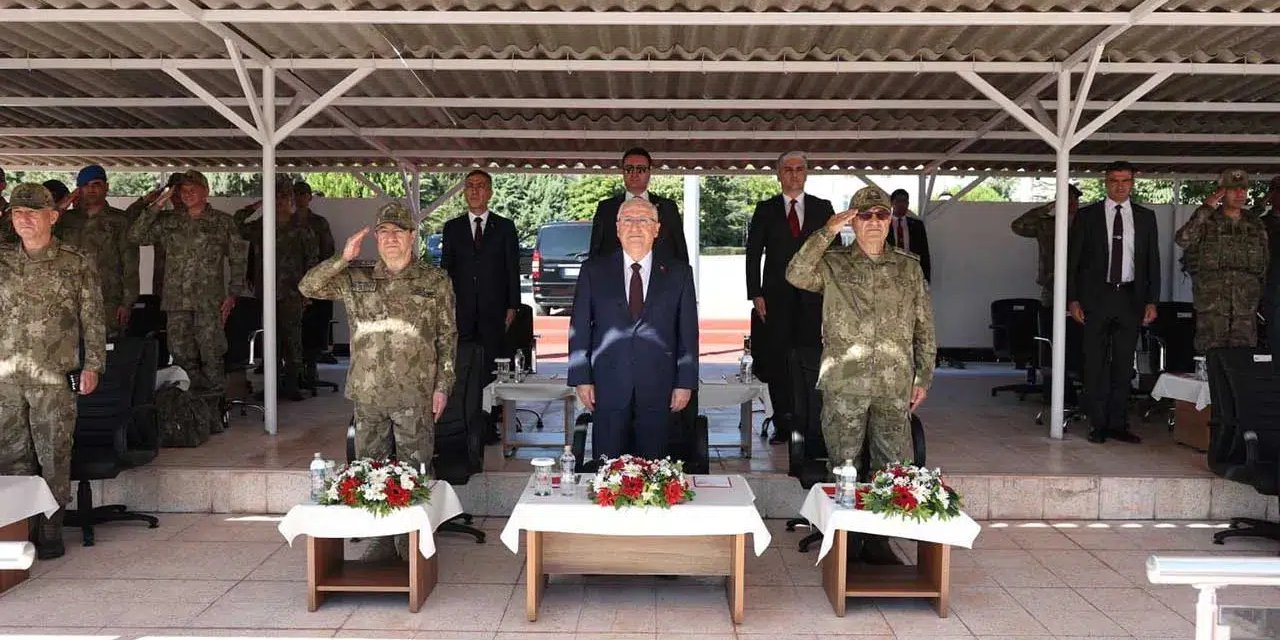 Bakan Güler’den Sert Uyarı! “PKK Silahlarını Teslim Etmeli"