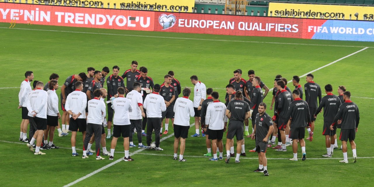 A Millî Futbol Takımı, İspanya Maçı Öncesi Son Hazırlıklarını Tamamladı