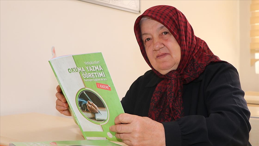 66 Yaşında Okuma Yazma Öğrenen Kadının İşte Büyük Hayali!