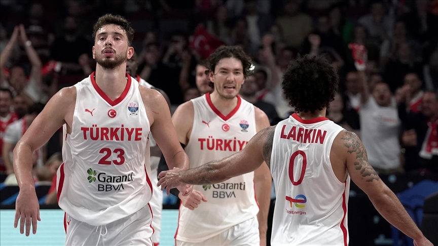 A Milli Basketbol Takımı yarı final için ter dökecek