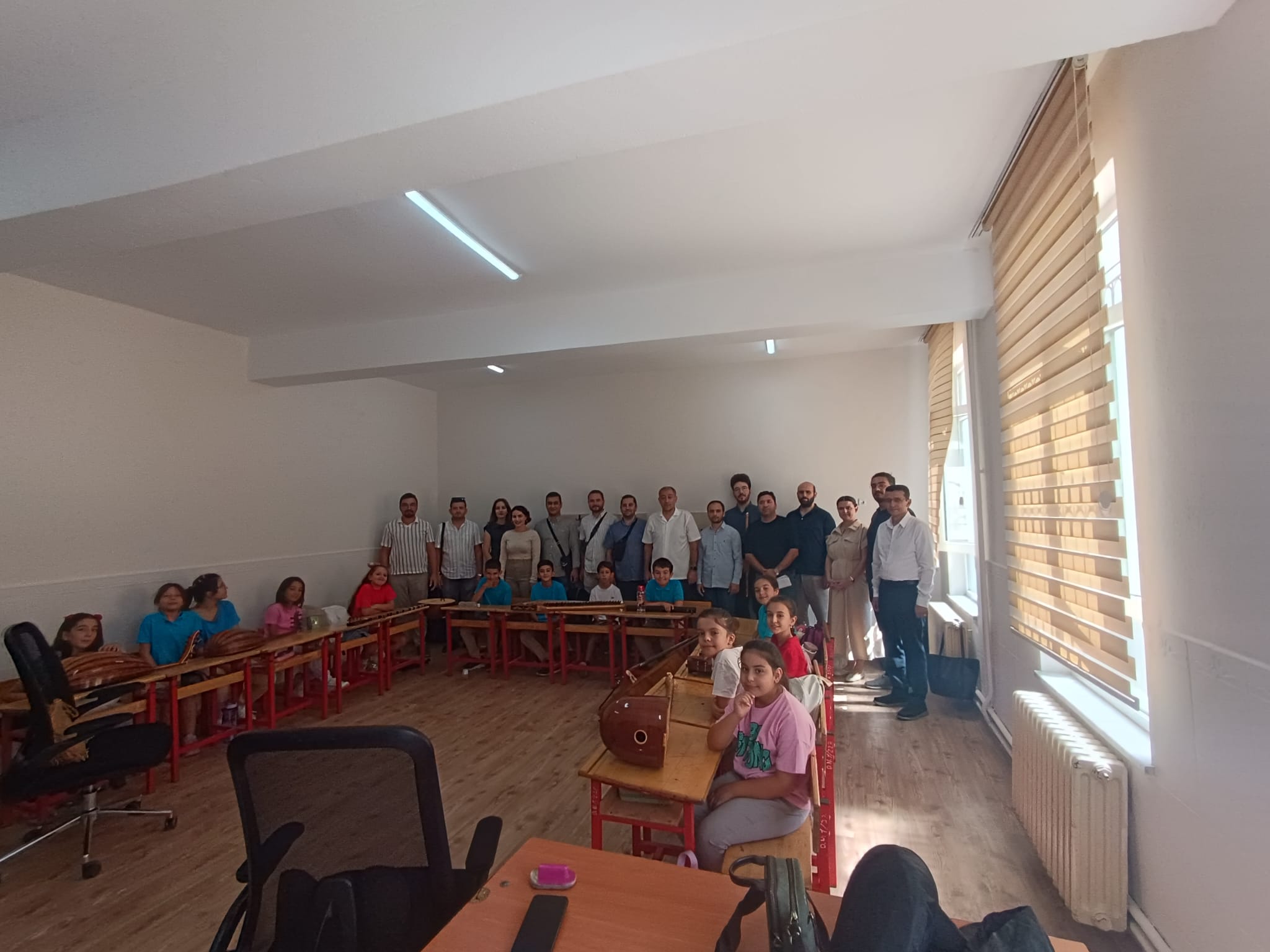 NEÜ'den Genç Sanatçılara Destek Eli