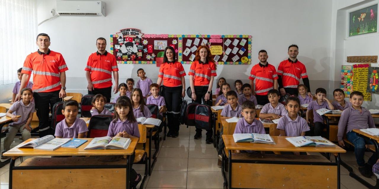 Uçak koltuğu kumaşları okul çantasına dönüştü
