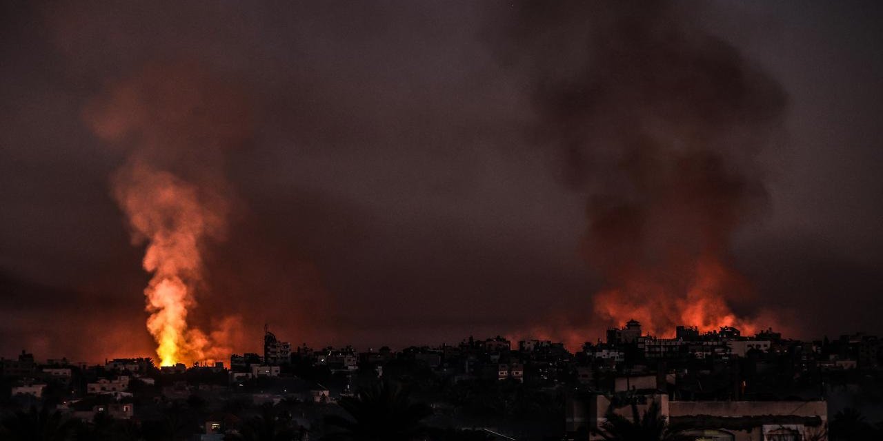Katil İsrail, Gazze Şeridi'ne gece boyu 50 hava saldırısı gerçekleştirdi