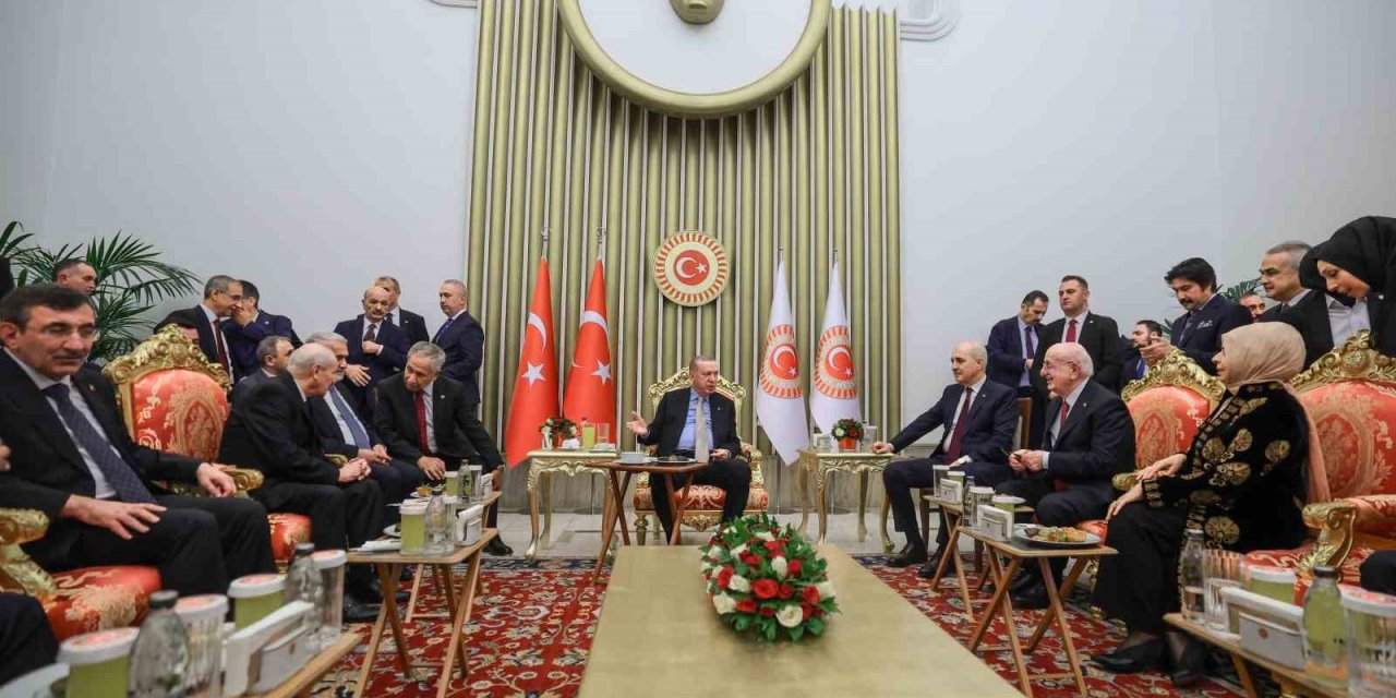 Cumhurbaşkanı Erdoğan, TBMM’de parti lideriyle buluştu