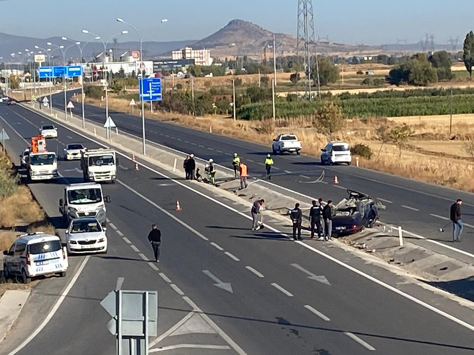 Konya’da Trafik Kazası! Otomobil Devrildi, 3 Kişi Yaralandı